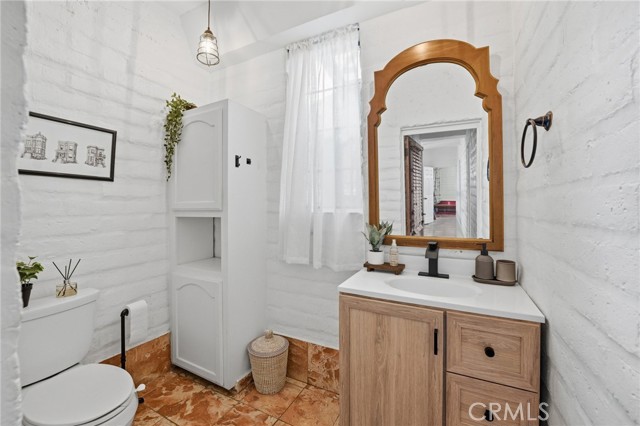 Detail Gallery Image 18 of 43 For 808 E Grand Blvd, Corona,  CA 92879 - 3 Beds | 2 Baths