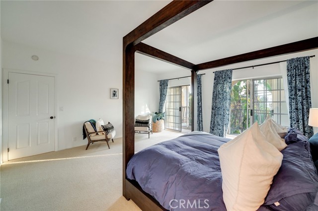 1119 9th Street, Hermosa Beach, California 90254, 5 Bedrooms Bedrooms, ,2 BathroomsBathrooms,Residential,Sold,9th,SB22164330