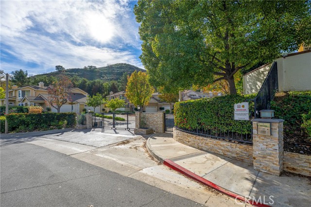 939 Blue Mountain, Westlake Village CA: https://media.crmls.org/medias/41a5f21d-7879-4edc-aeb5-f1fd643448fb.jpg