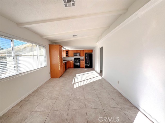 Detail Gallery Image 2 of 22 For 27474 Travertine, Barstow,  CA 92311 - 3 Beds | 2/1 Baths