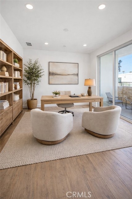 Detail Gallery Image 3 of 37 For 645 W 17th St, Costa Mesa,  CA 92627 - 3 Beds | 2/2 Baths