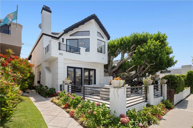 412 Poinsettia Avenue, Corona del Mar CA: https://media.crmls.org/medias/41a6d535-85e2-490d-a420-3f4b783b475b.jpg