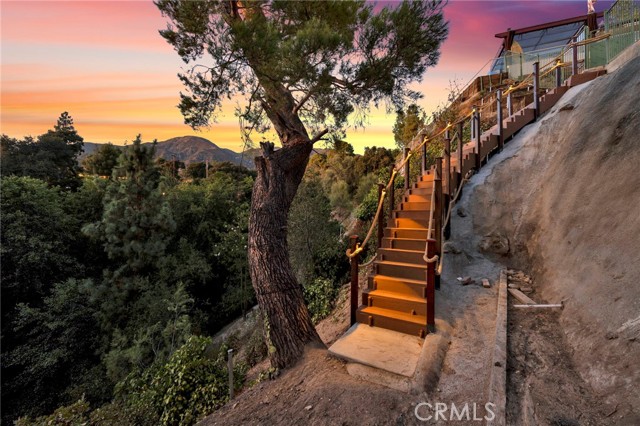 5439 Ocean View Boulevard, La Canada Flintridge CA: https://media.crmls.org/medias/41a8a711-6a7d-4857-a08d-95bbea78d807.jpg
