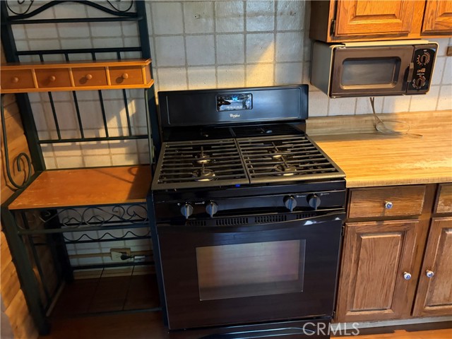 Detail Gallery Image 5 of 29 For 6307 Cedar Ct, Angelus Oaks,  CA 92305 - 3 Beds | 2 Baths