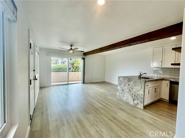 352 Y Place, Laguna Beach CA: https://media.crmls.org/medias/41aa27ae-dd6a-4d8f-9704-2e62fa81124d.jpg