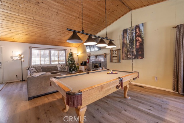 Detail Gallery Image 4 of 33 For 863 Ford Ln, Big Bear Lake,  CA 92315 - 4 Beds | 3/1 Baths