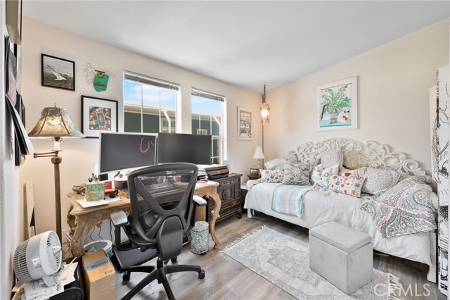 22221 Bloomfield, 30 photo 19