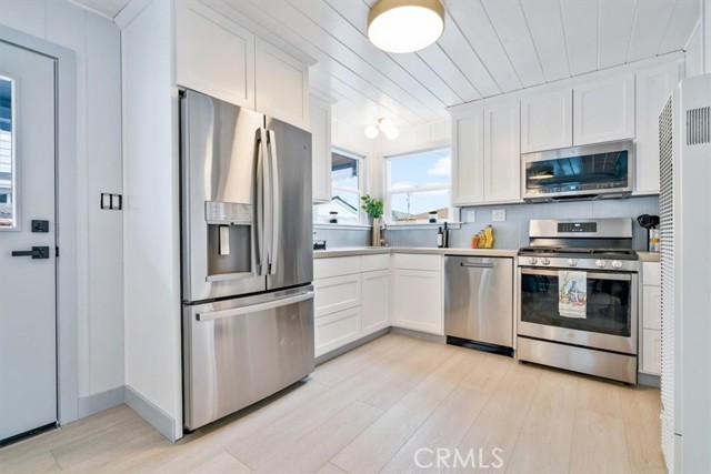 31 N 3rd Street, Cayucos CA: https://media.crmls.org/medias/41ab6082-c2b7-4840-97e0-e5a3da169797.jpg