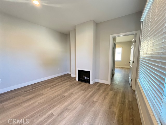 Detail Gallery Image 4 of 14 For 8412 Burnet Ave, North Hills,  CA 91343 - 2 Beds | 2 Baths