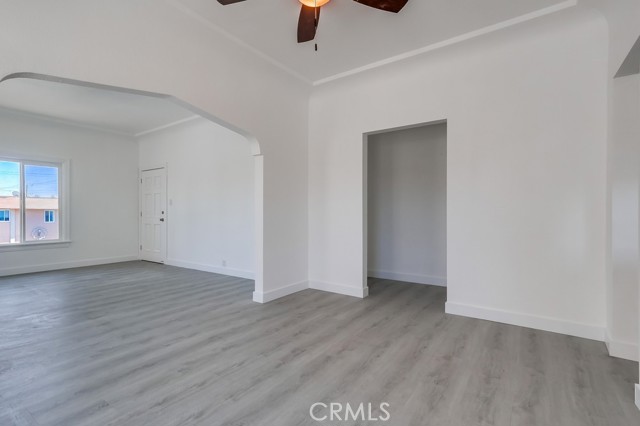 1009 Coronado Avenue, Long Beach CA: https://media.crmls.org/medias/41ac315a-90d9-45aa-aa65-a9df185d7367.jpg