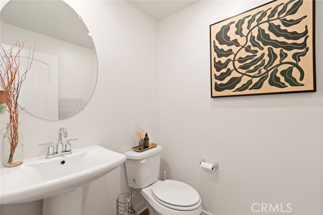 Detail Gallery Image 9 of 28 For 951 W Clover Ave, Rialto,  CA 92376 - 3 Beds | 2/1 Baths