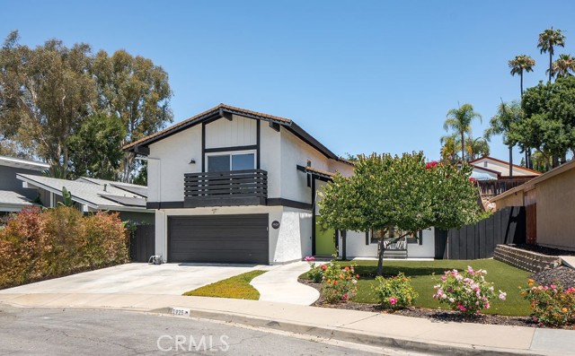 Detail Gallery Image 2 of 34 For 1925 Meadow Brook Ct, Thousand Oaks,  CA 91362 - 4 Beds | 2/1 Baths