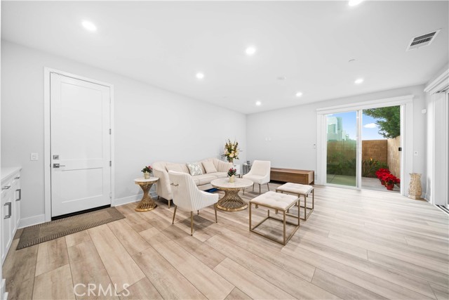 Detail Gallery Image 4 of 46 For 119 Glance, Irvine,  CA 92618 - 3 Beds | 2/1 Baths