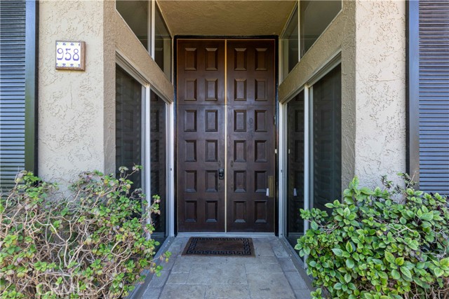 958 Palo Verde Avenue, Long Beach CA: https://media.crmls.org/medias/41aea2ad-d662-446e-b649-52b786cde8ad.jpg