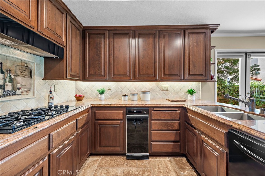 https://media.crmls.org/medias/41aee7dc-8b54-4493-8ced-f1266ba25a0d.jpg?preset=X-Large