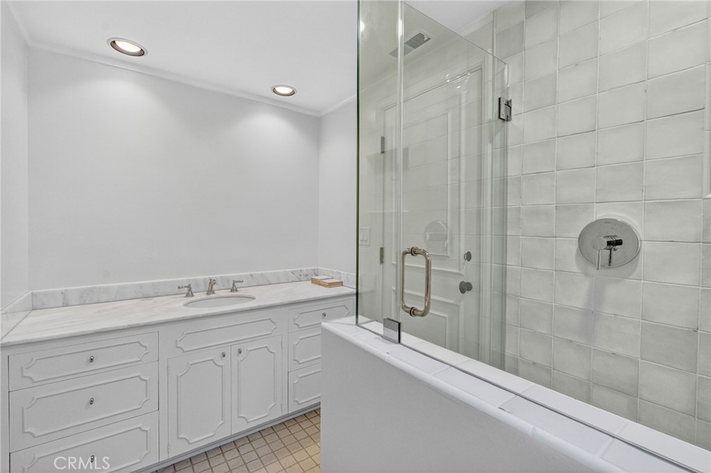 MLS #OC26126909 image #23
