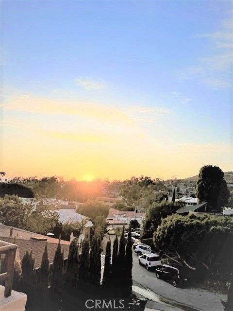 352 Y Place, Laguna Beach CA: https://media.crmls.org/medias/41af45f3-f8dd-4173-85d1-048fdc386877.jpg