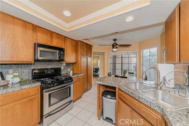 Detail Gallery Image 7 of 28 For 2410 Plaza De Vista, Fullerton,  CA 92833 - 3 Beds | 2/1 Baths