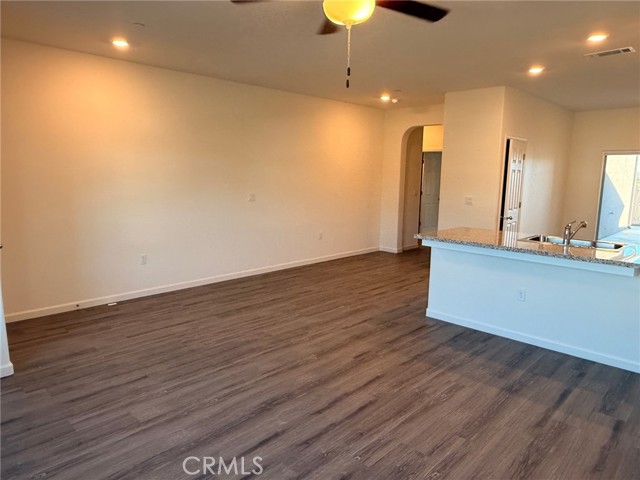 Detail Gallery Image 9 of 28 For 1105 E Orange St, Avenal,  CA 93204 - 4 Beds | 2 Baths