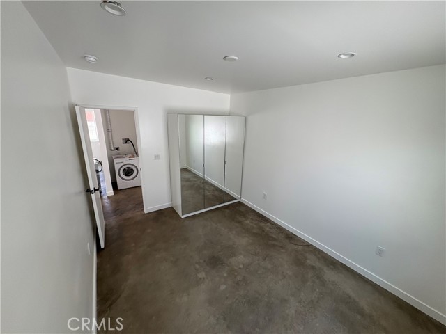 Detail Gallery Image 7 of 7 For 7315 1/2 Normandie, Los Angeles,  CA 90044 - 2 Beds | 1 Baths