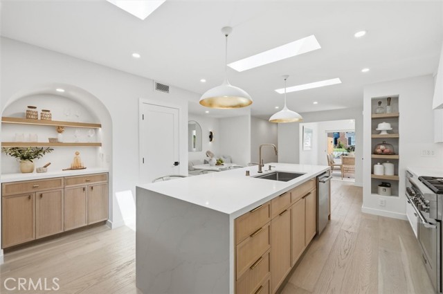 Detail Gallery Image 9 of 28 For 3521 Pine Ave, Manhattan Beach,  CA 90266 - 3 Beds | 2 Baths