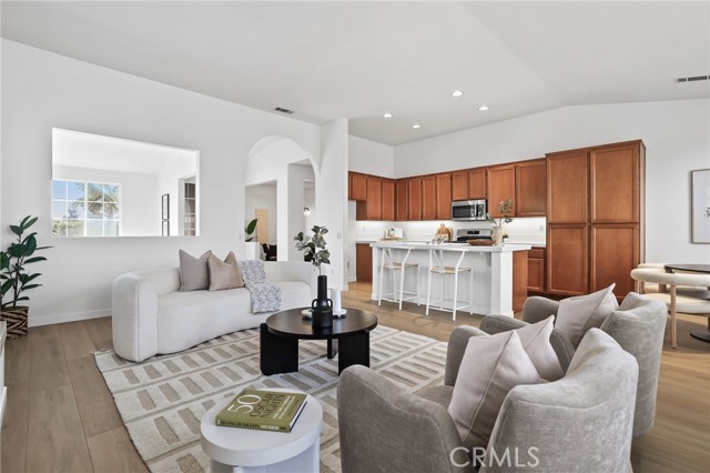 Detail Gallery Image 11 of 39 For 587 Big Sky Dr, Oceanside,  CA 92058 - 4 Beds | 2 Baths