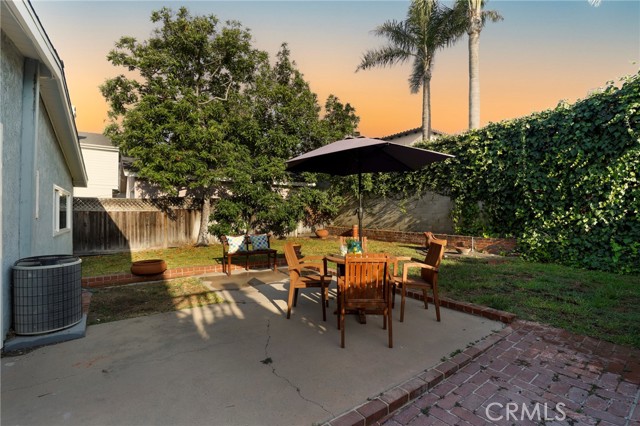 746 27th Street, Manhattan Beach, California 90266, 4 Bedrooms Bedrooms, ,2 BathroomsBathrooms,Residential,Sold,27th,SB24152503