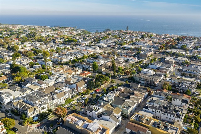515 Narcissus Avenue, Corona del Mar CA: https://media.crmls.org/medias/41b3de85-d3b6-40cc-8379-5d49d097bc25.jpg