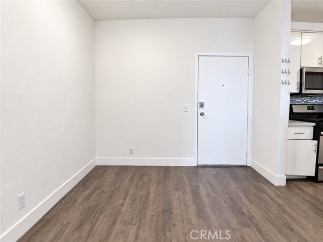 11657 Oxnard Street, 132 photo 23