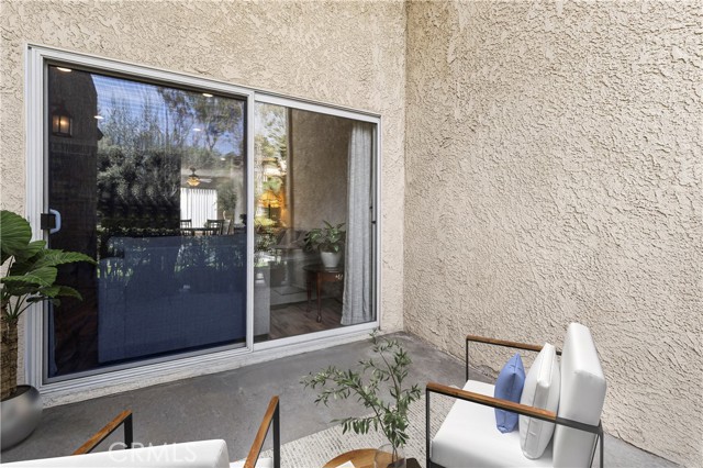 Detail Gallery Image 27 of 37 For 7715 via Napoli, Los Angeles,  CA 91504 - 2 Beds | 2 Baths