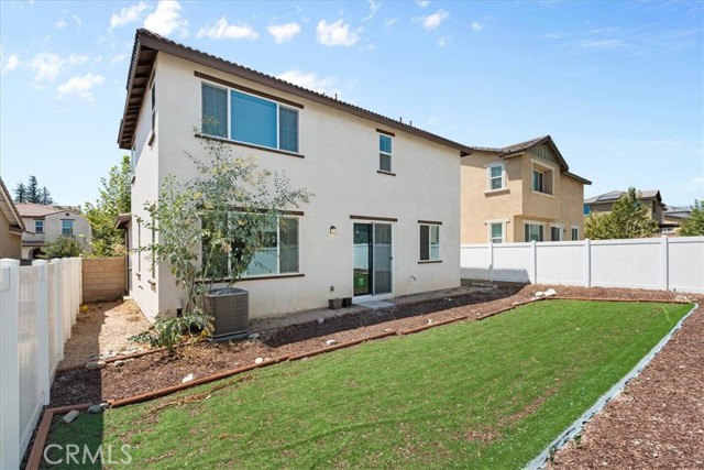 Detail Gallery Image 31 of 50 For 2335 Powell Dr, Rialto,  CA 92377 - 3 Beds | 2/1 Baths