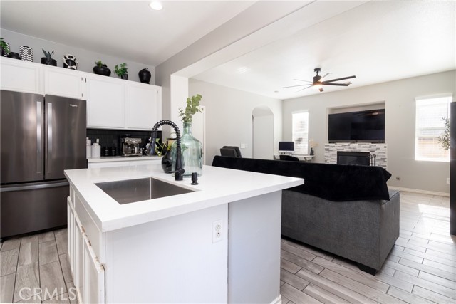 Detail Gallery Image 2 of 37 For 3893 Moravia Ct, Perris,  CA 92571 - 3 Beds | 2/1 Baths