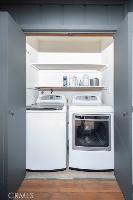 Detail Gallery Image 7 of 19 For 2306 Ruhland Ave #B,  Redondo Beach,  CA 90278 - 3 Beds | 2 Baths