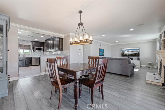 Detail Gallery Image 10 of 47 For 27933 Honeycomb Dr, Saugus,  CA 91350 - 4 Beds | 2/1 Baths