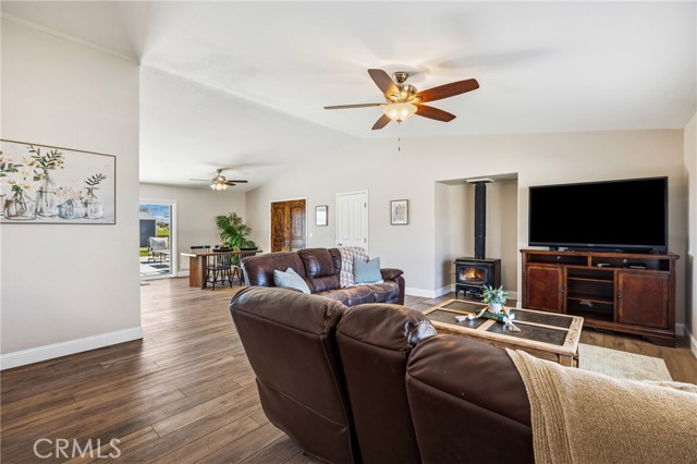 Detail Gallery Image 4 of 37 For 4070 Deer Creek, Paso Robles,  CA 93446 - 3 Beds | 2 Baths