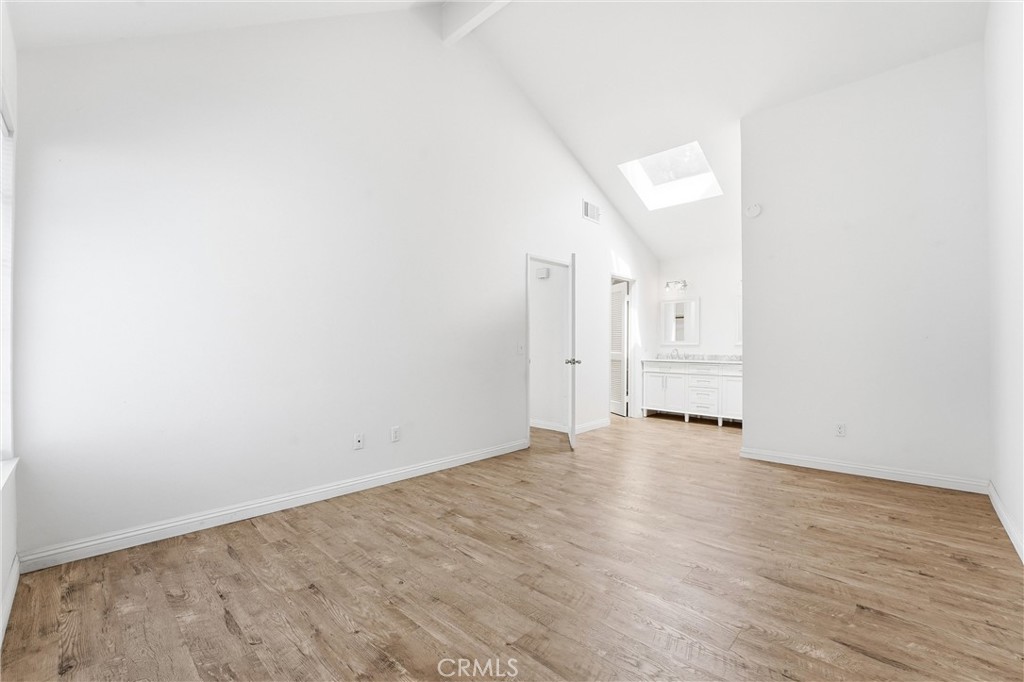 https://media.crmls.org/medias/41b786d8-f929-4234-87d4-49e6e8c61f8a.jpg?preset=X-Large