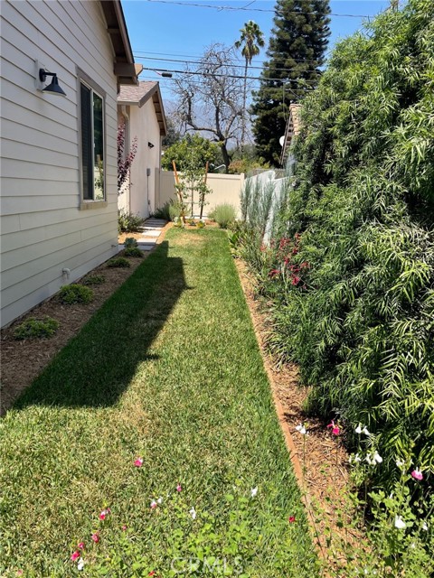 619 E Walnut Avenue, Monrovia CA: https://media.crmls.org/medias/41b7b7d3-cac9-49eb-a845-c5ccb1e546f2.jpg