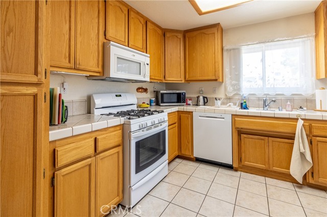 Detail Gallery Image 10 of 33 For 14639 Havasu Ln, Apple Valley,  CA 92307 - 3 Beds | 2 Baths