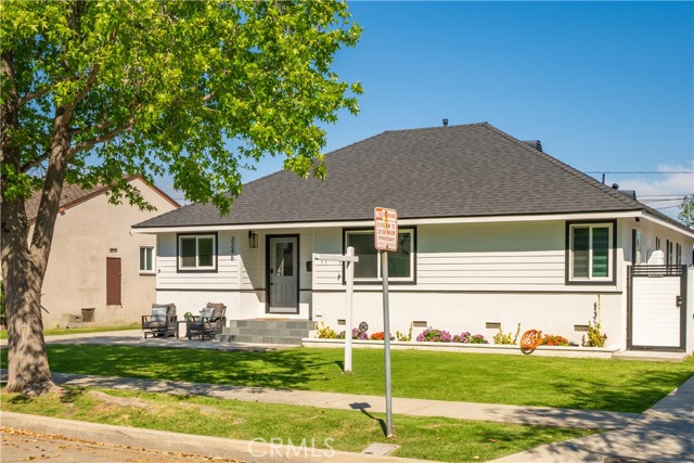 Detail Gallery Image 3 of 75 For 3246 N Marwick, Long Beach,  CA 90808 - 4 Beds | 3 Baths