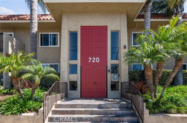 Detail Gallery Image 3 of 22 For 720 Meyer Ln #102,  Redondo Beach,  CA 90278 - 2 Beds | 2 Baths