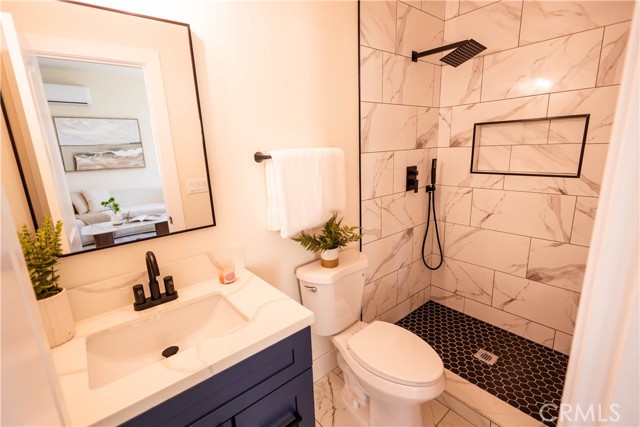 Detail Gallery Image 11 of 36 For 7710 S Halldale Ave, Los Angeles,  CA 90047 - 3 Beds | 2 Baths