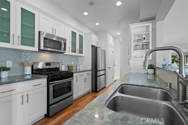 620 Catalina Avenue, Redondo Beach, California 90277, 3 Bedrooms Bedrooms, ,3 BathroomsBathrooms,Residential,For Sale,Catalina,SB25185938