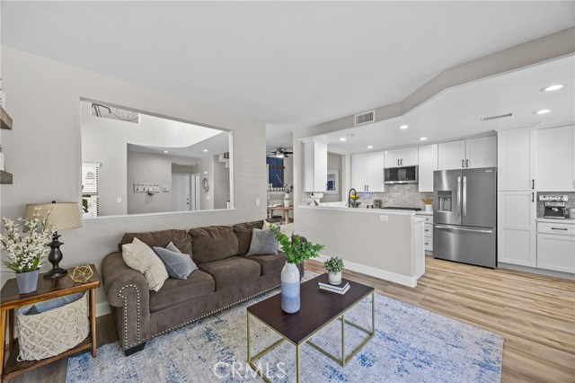 Detail Gallery Image 1 of 39 For 1519 San Rafael Pl, Corona,  CA 92882 - 3 Beds | 3 Baths
