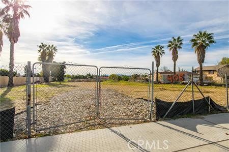 405 W Merrill Avenue, Rialto, California 92376, ,Land,For Sale,405 W Merrill Avenue,CRAR24037618