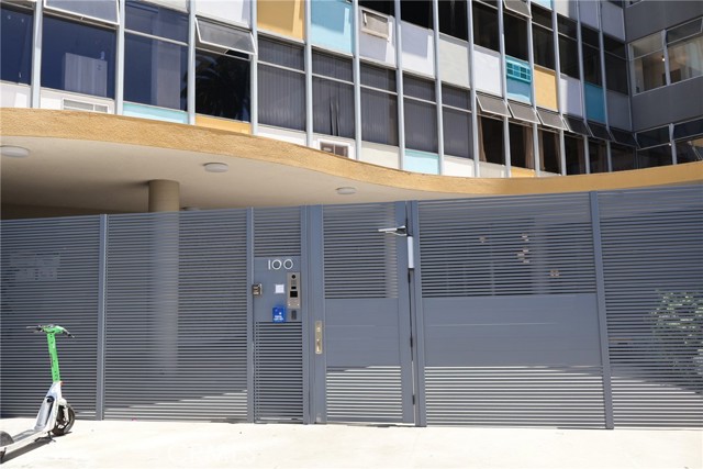 100 Atlantic Avenue, Long Beach CA: https://media.crmls.org/medias/41baf846-5ff7-46c2-b3c3-143a1806e178.jpg