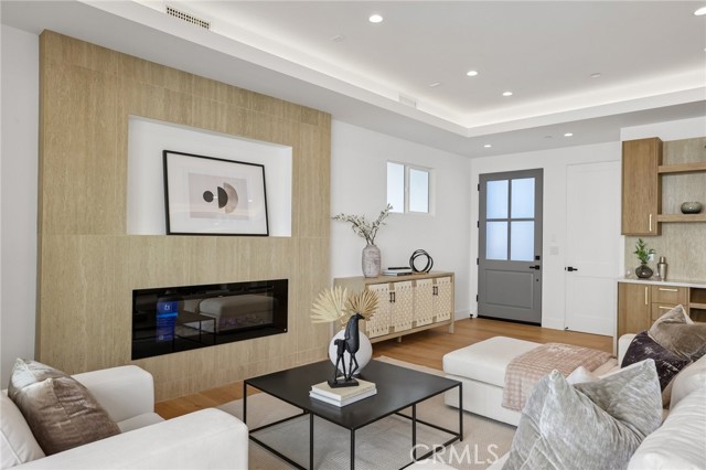 2019 Huntington Lane, A photo 9