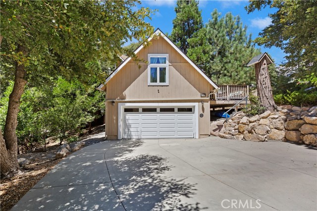 Detail Gallery Image 2 of 37 For 27090 Teakwood Ct, Lake Arrowhead,  CA 92352 - 3 Beds | 3 Baths