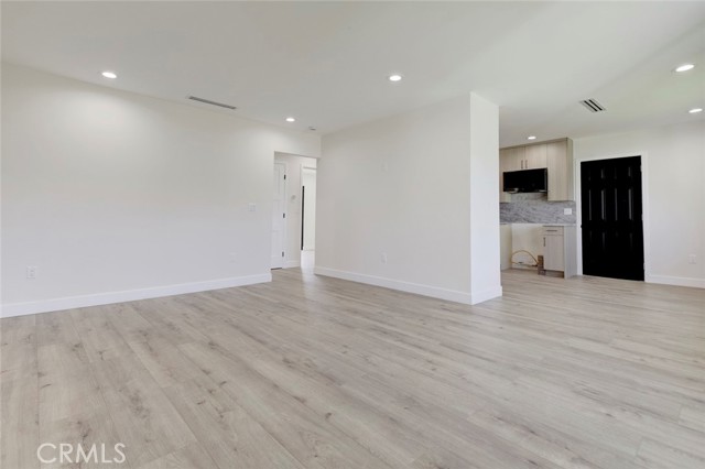 Image 12 of 22 For 210 Alameda  