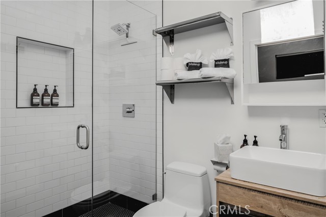 Detail Gallery Image 40 of 45 For 654 S Soto St, Los Angeles,  CA 90023 - 4 Beds | 4 Baths