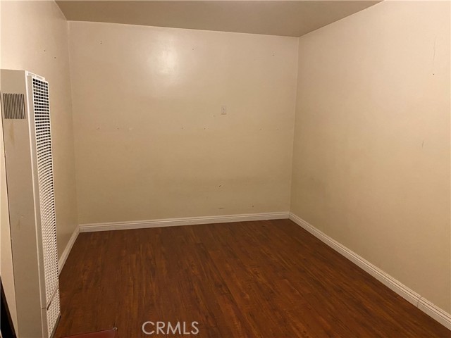 18219 Rayen Street, Northridge CA: https://media.crmls.org/medias/41bc28c4-8957-44c4-8309-6065991343a3.jpg